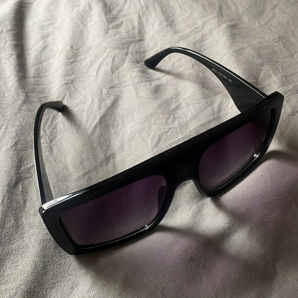 Woman’s BLACK Oversized Square FASHION FORWARD Flat Top Sunglasses For baddies - Picture 7 of 10